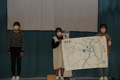５年生は大玉村の魅力について調べたことを発表しました。